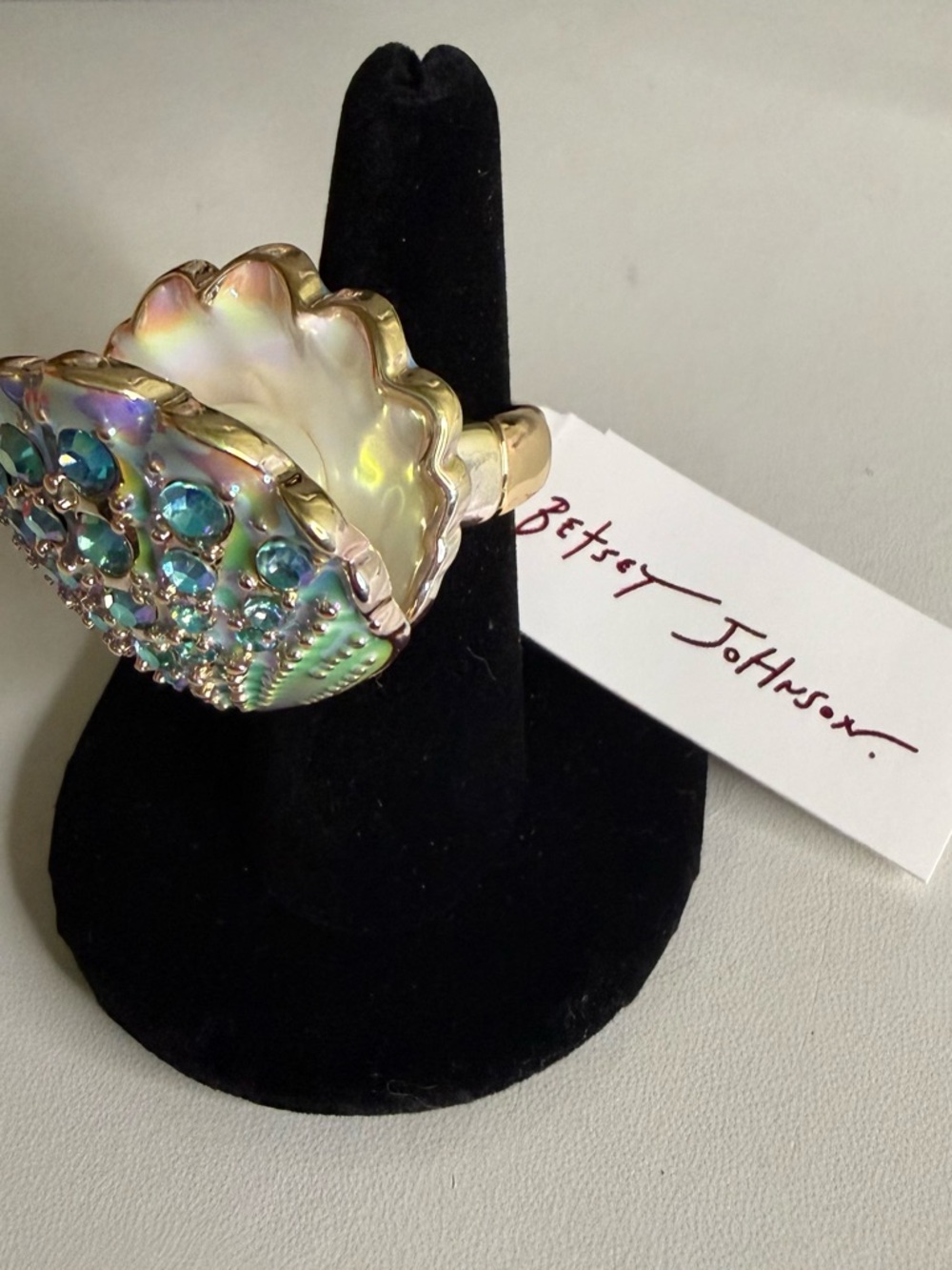 🐚Betsey Johnson Iridescent Shell Cocktail Ring